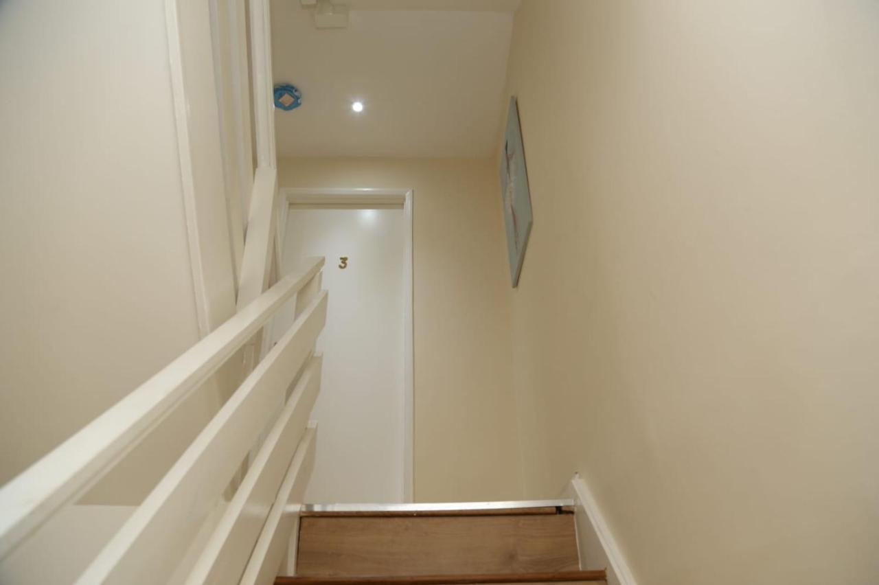 A A Guest Rooms Thamesmead Erith ภายนอก รูปภาพ