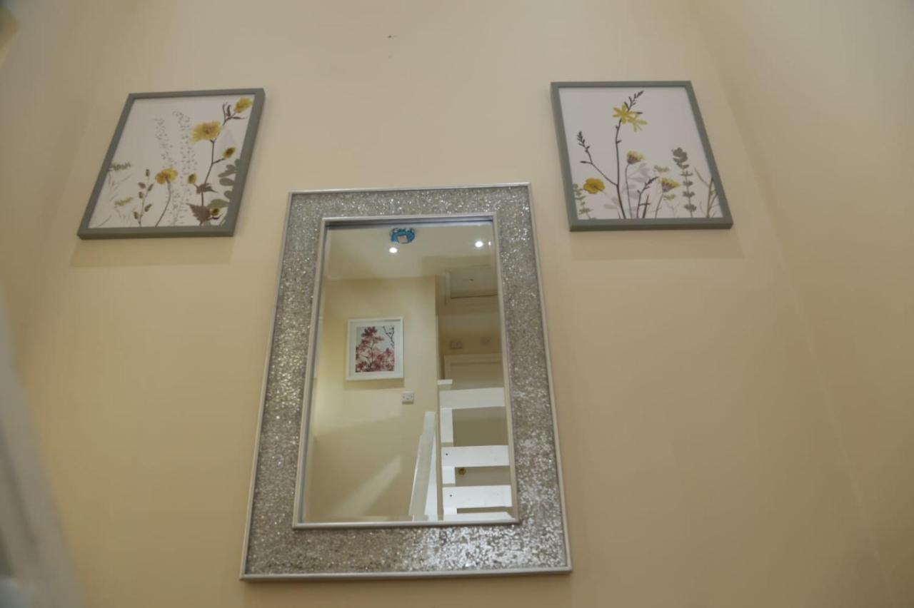 A A Guest Rooms Thamesmead Erith ภายนอก รูปภาพ