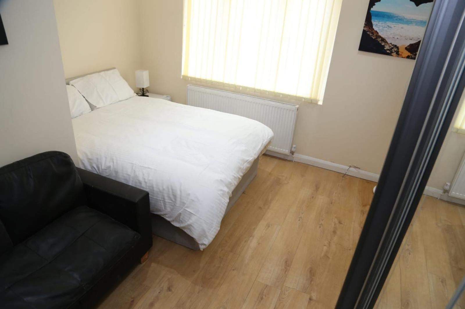 A A Guest Rooms Thamesmead Erith ภายนอก รูปภาพ