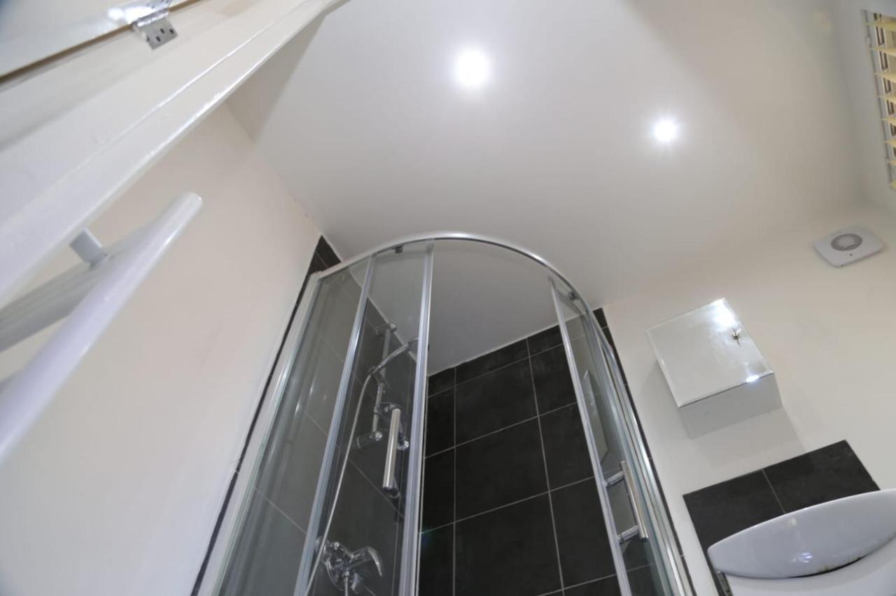 A A Guest Rooms Thamesmead Erith ภายนอก รูปภาพ