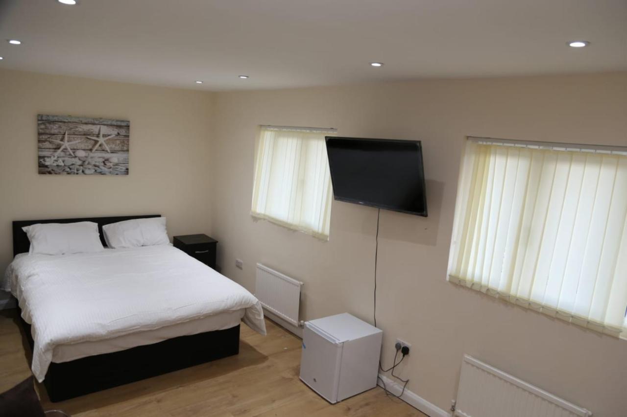 A A Guest Rooms Thamesmead Erith ภายนอก รูปภาพ