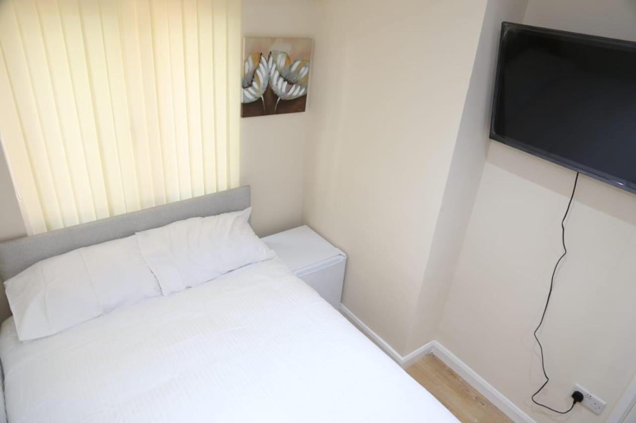 A A Guest Rooms Thamesmead Erith ภายนอก รูปภาพ